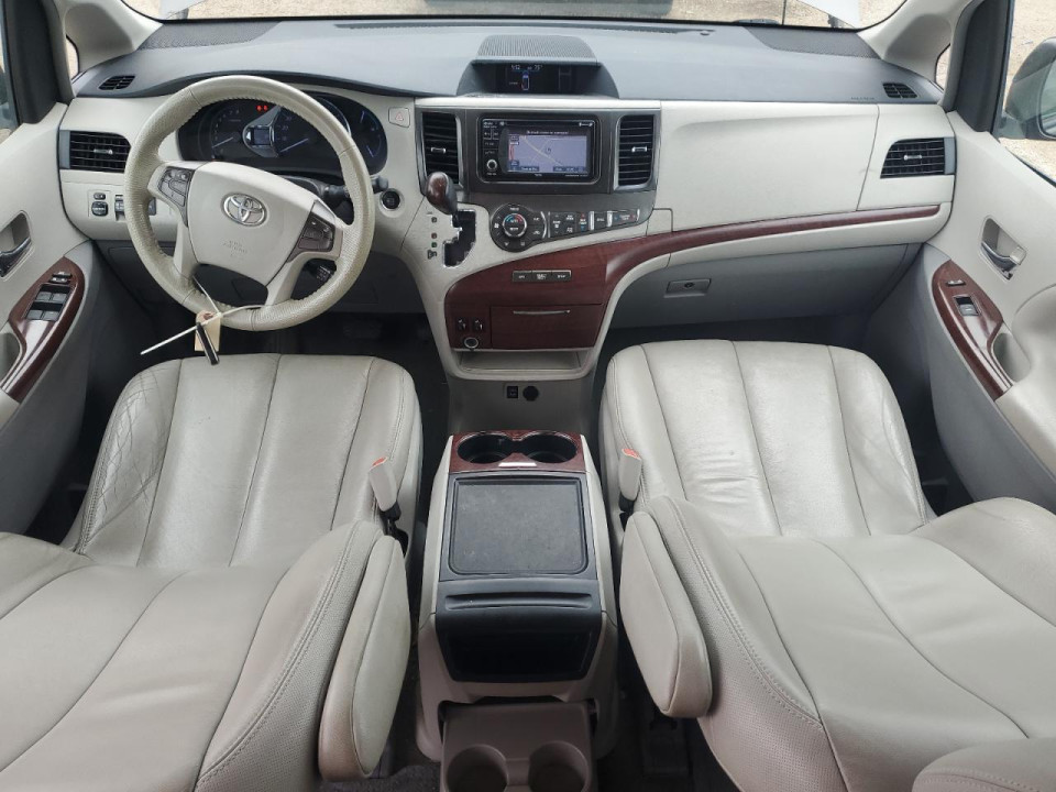 Toyota SIENNA XLE 2013 — Copart