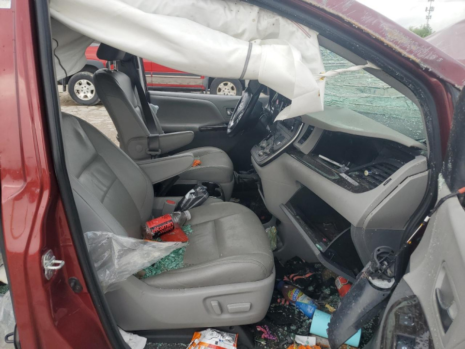 Toyota SIENNA XLE 2020 — Copart