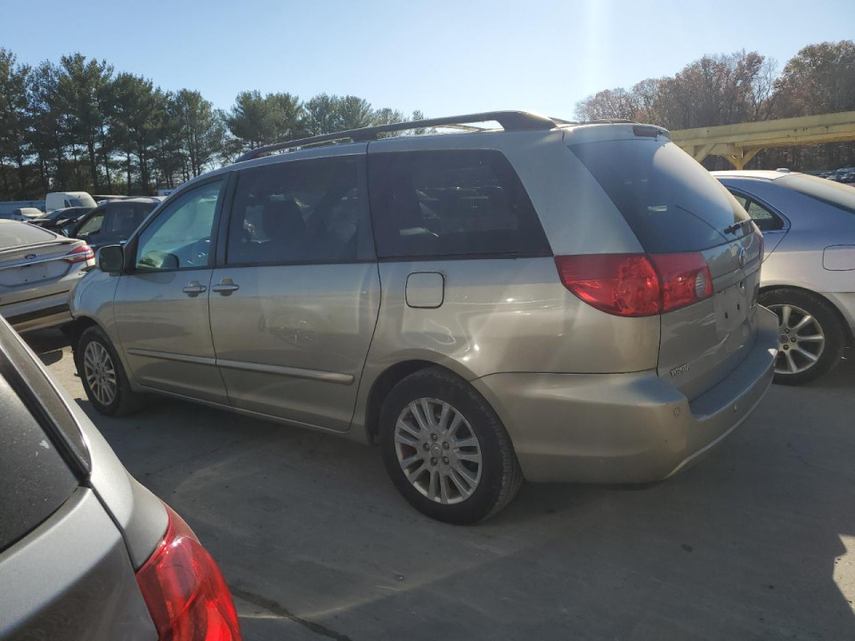 Toyota SIENNA XLE 2010 из США