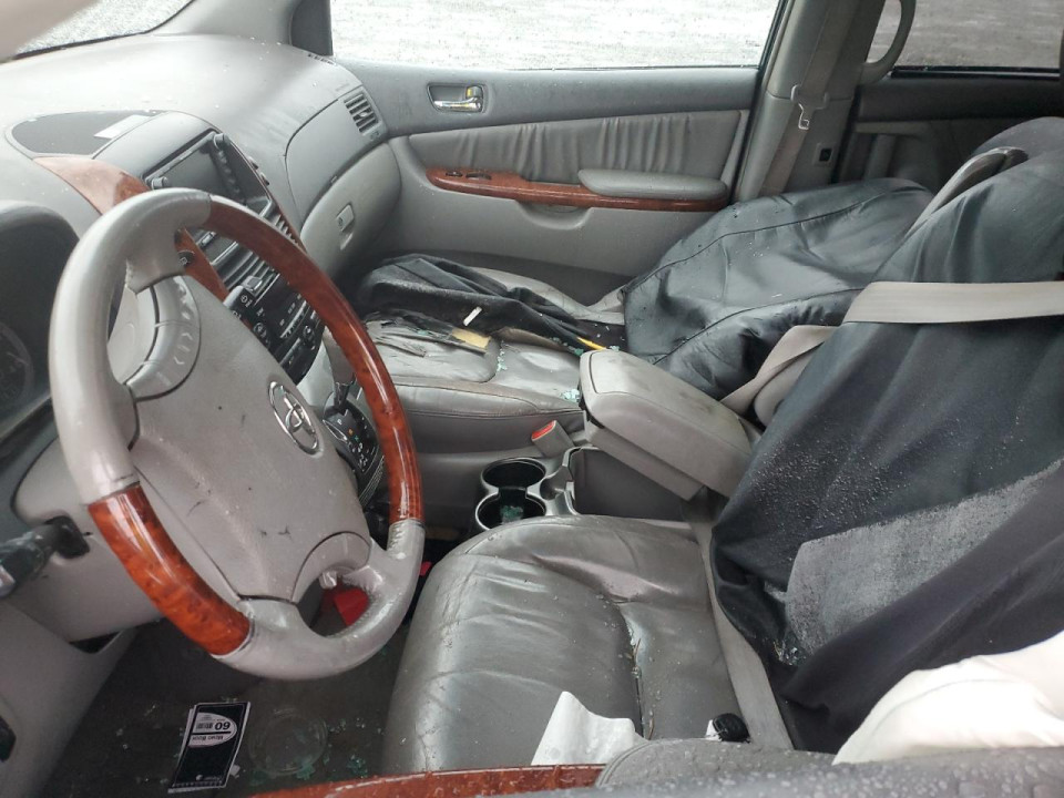 Toyota SIENNA XLE 2004 — Copart