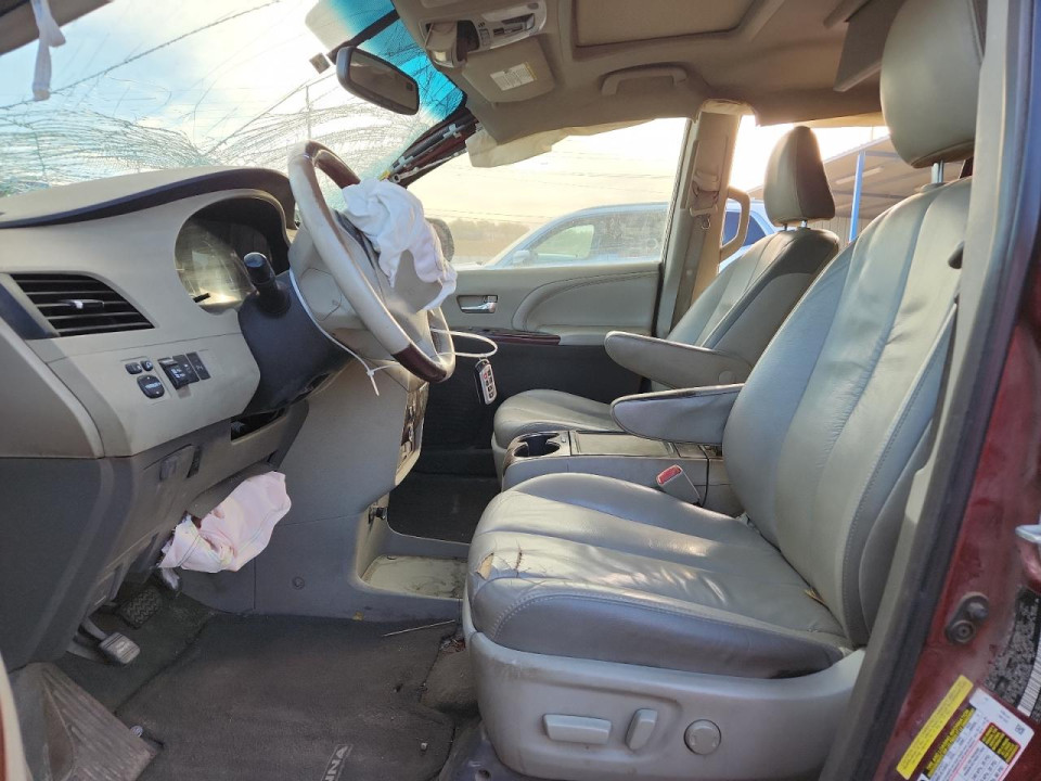 Toyota SIENNA XLE 2012 — Copart