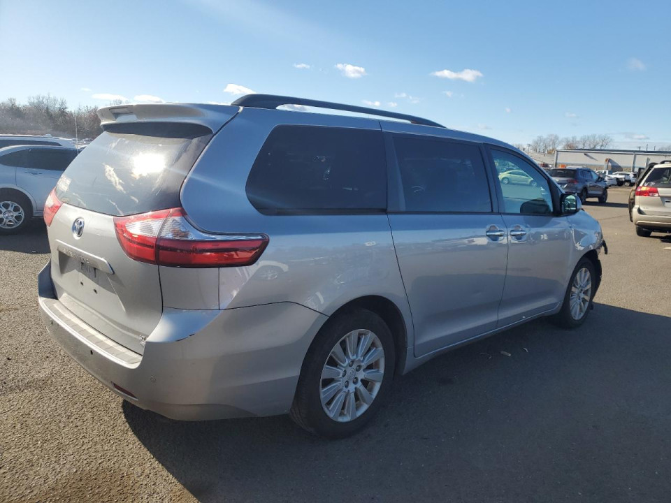 Toyota SIENNA XLE 2015 — Copart