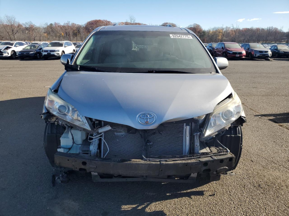 Toyota SIENNA XLE 2015 — Copart