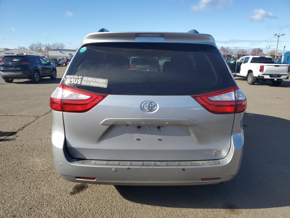 Toyota SIENNA XLE 2015 — Copart