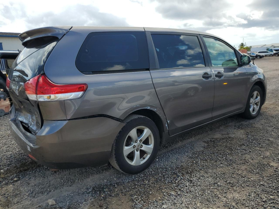 Toyota SIENNA 2011 — Copart