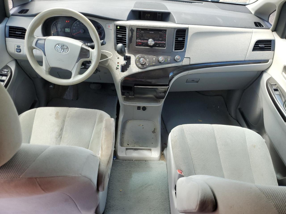 Toyota SIENNA 2011 — Copart
