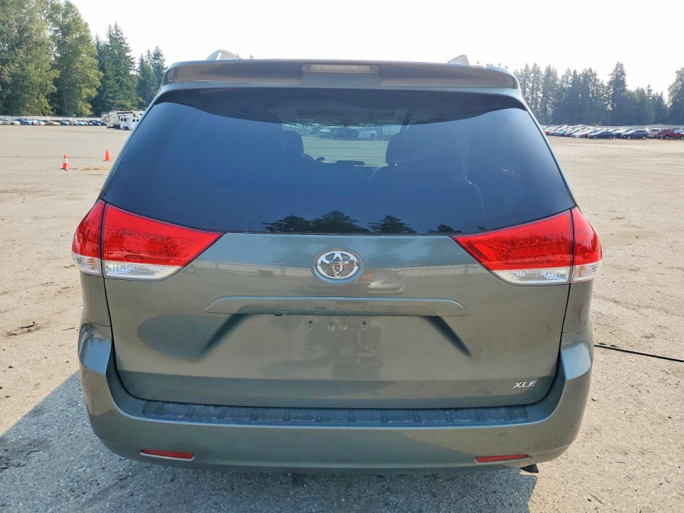 Toyota SIENNA 2013 — Copart
