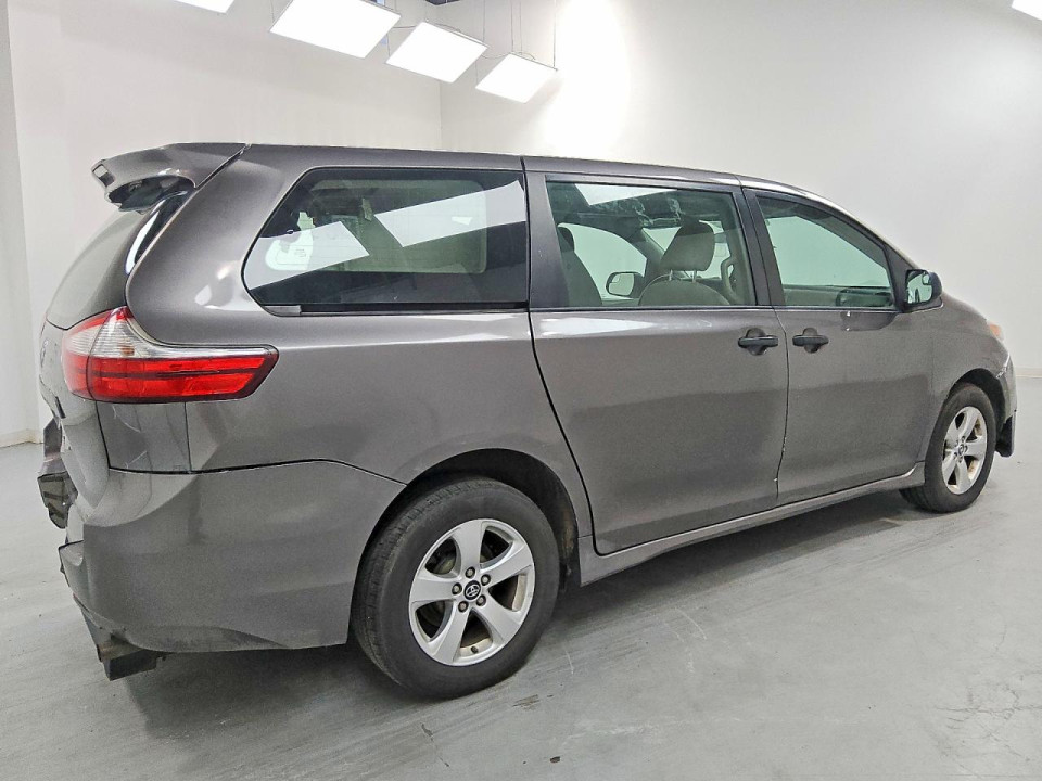 Toyota SIENNA 2018 — Copart