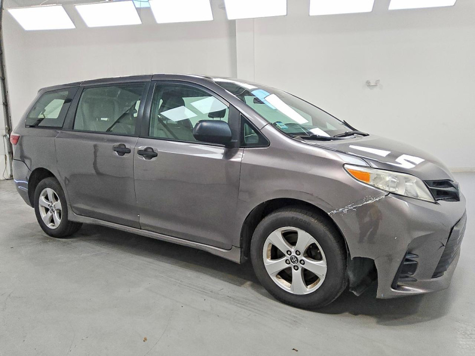 Toyota SIENNA 2018 — Copart