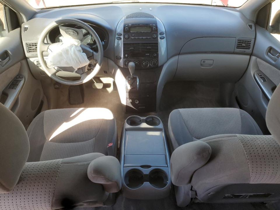 Toyota SIENNA 2010 — Copart