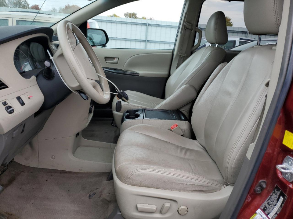 Toyota SIENNA 2011 — Copart