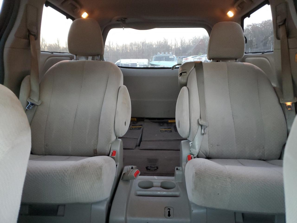 Toyota SIENNA 2013 из США