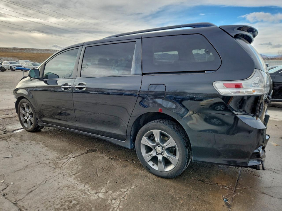 Toyota SIENNA 2016 — Copart