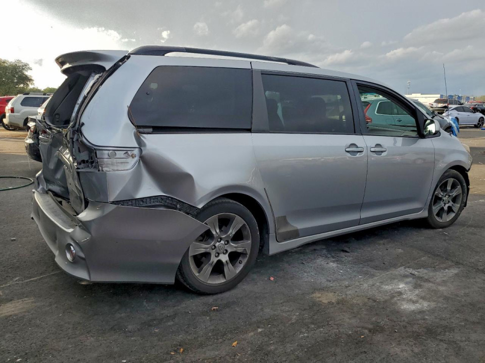 Toyota SIENNA 2012 — Copart
