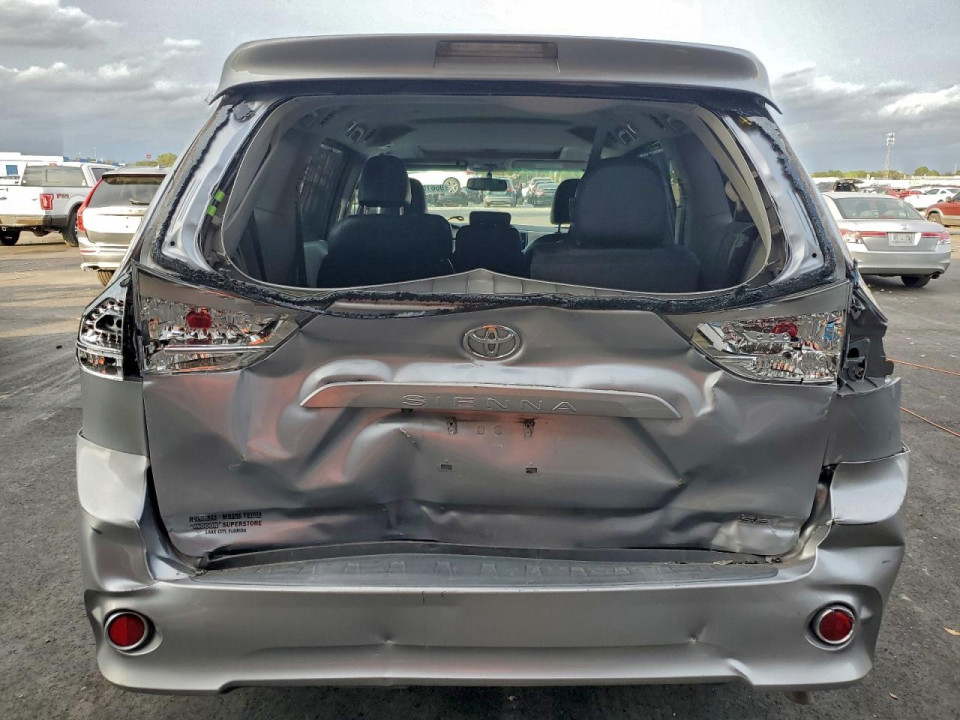Toyota SIENNA 2012 — Copart