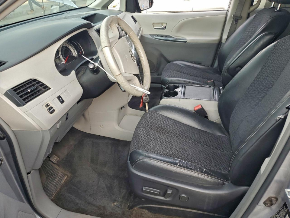 Toyota SIENNA 2012 — Copart
