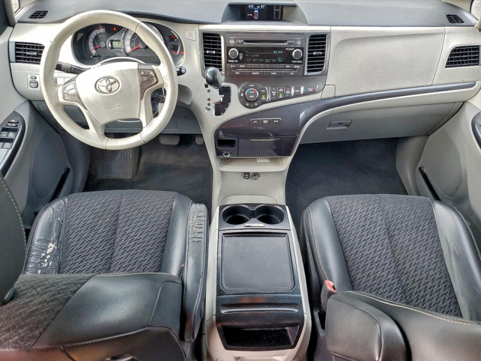 Toyota SIENNA 2012 — Copart