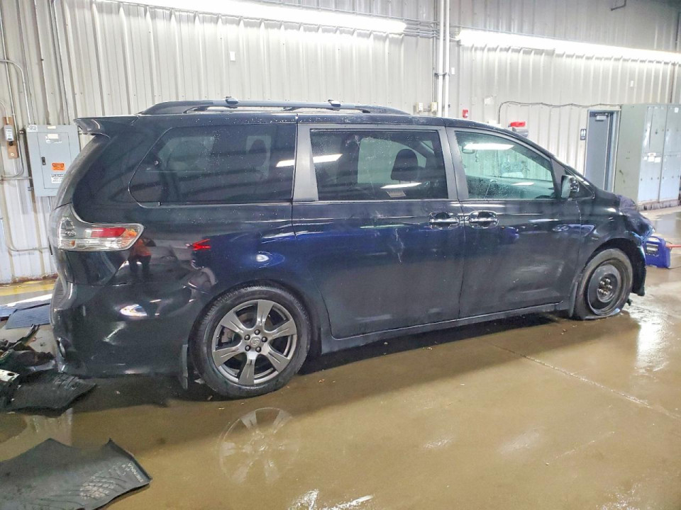 Toyota SIENNA 2017 — Copart