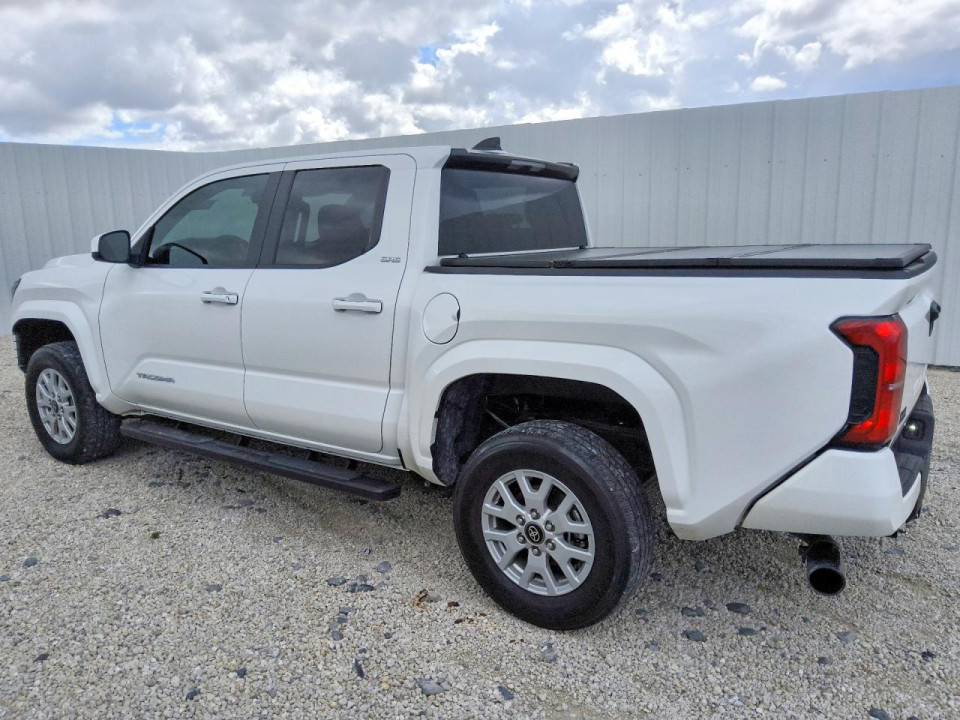 Toyota TACOMA 2024 — Copart