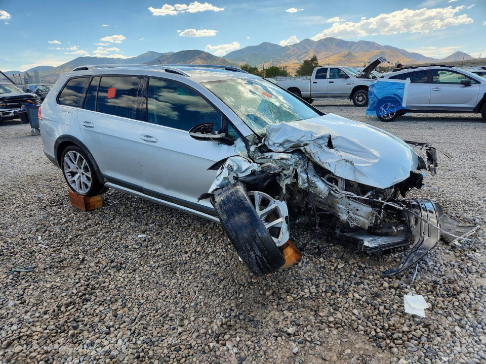 Volkswagen GOLF 2017 — Copart