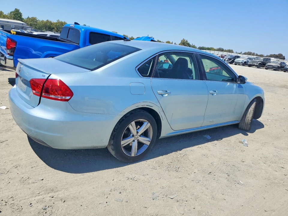Volkswagen PASSAT 2013 — Copart
