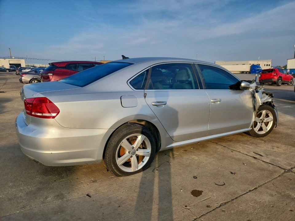 Volkswagen PASSAT 2013 — Copart