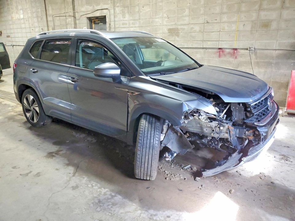 Volkswagen TAOS SE 2024 — Copart