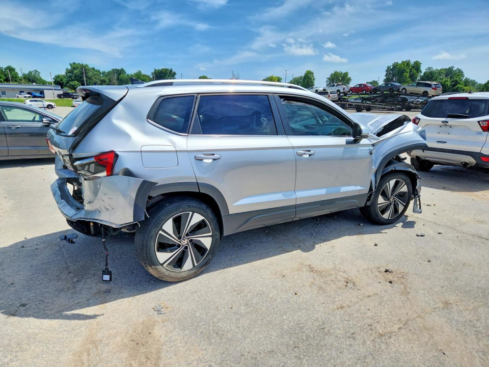 Volkswagen TAOS SE 2024 — Copart
