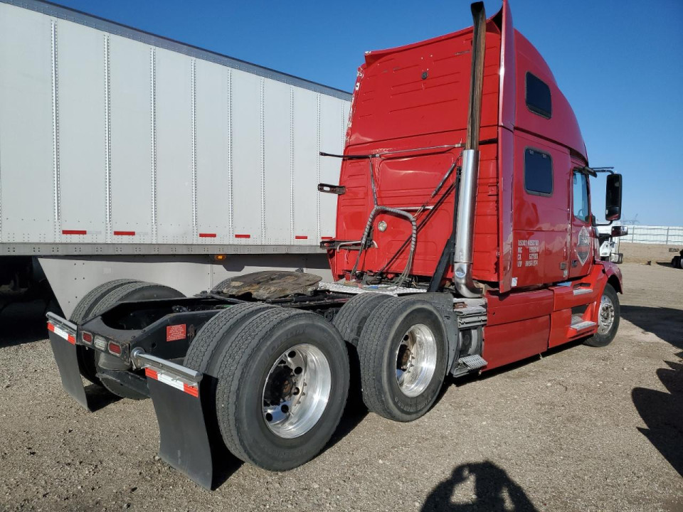 Volvo VNL SEMI TRUCK 2013 — Copart