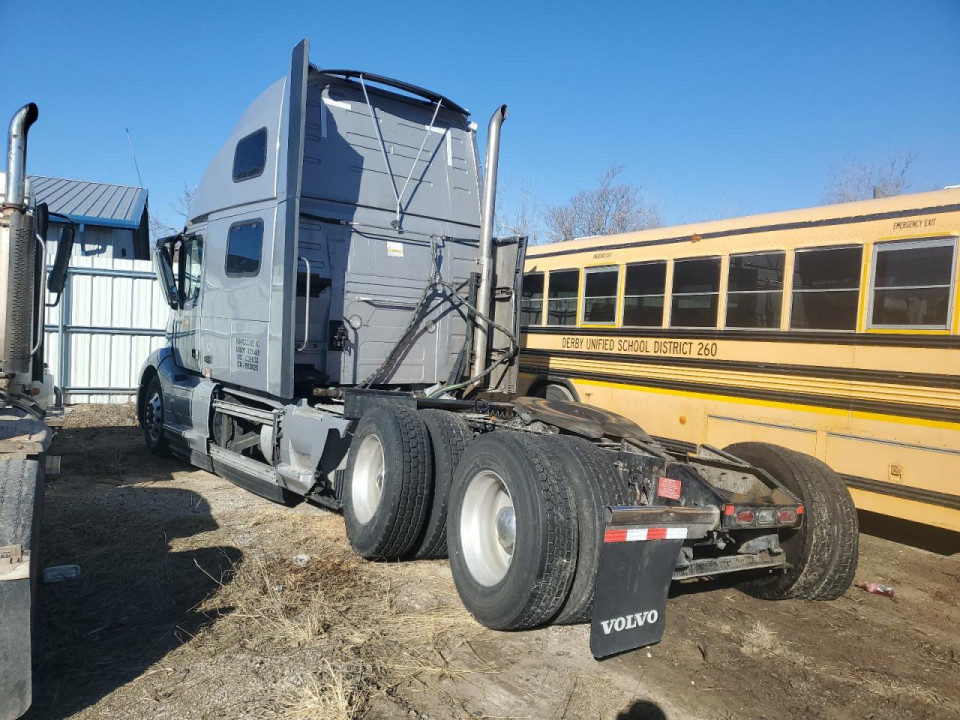 Volvo VNL SEMI TRUCK 2023 — Copart