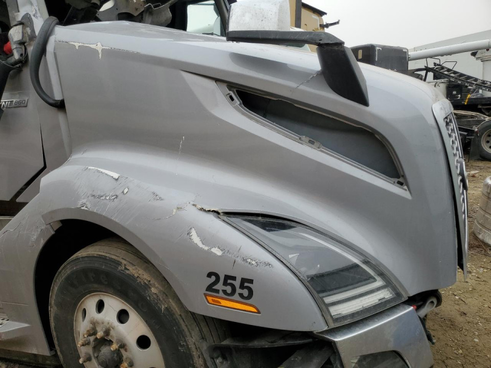 Volvo VNL SEMI TRUCK 2023 — Copart
