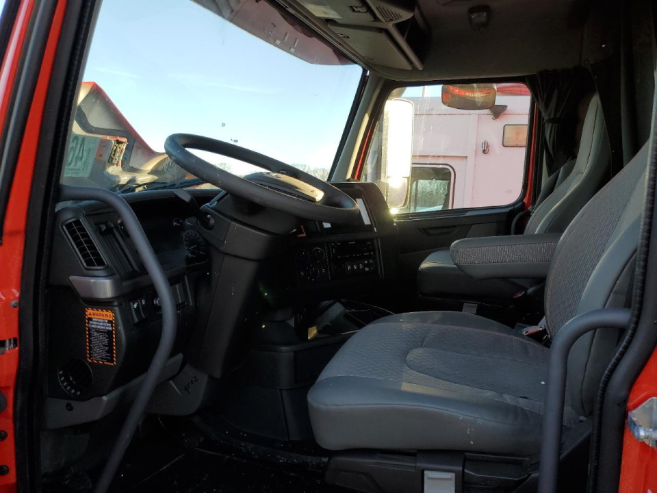 Volvo VNL SEMI TRUCK 2025 — Copart