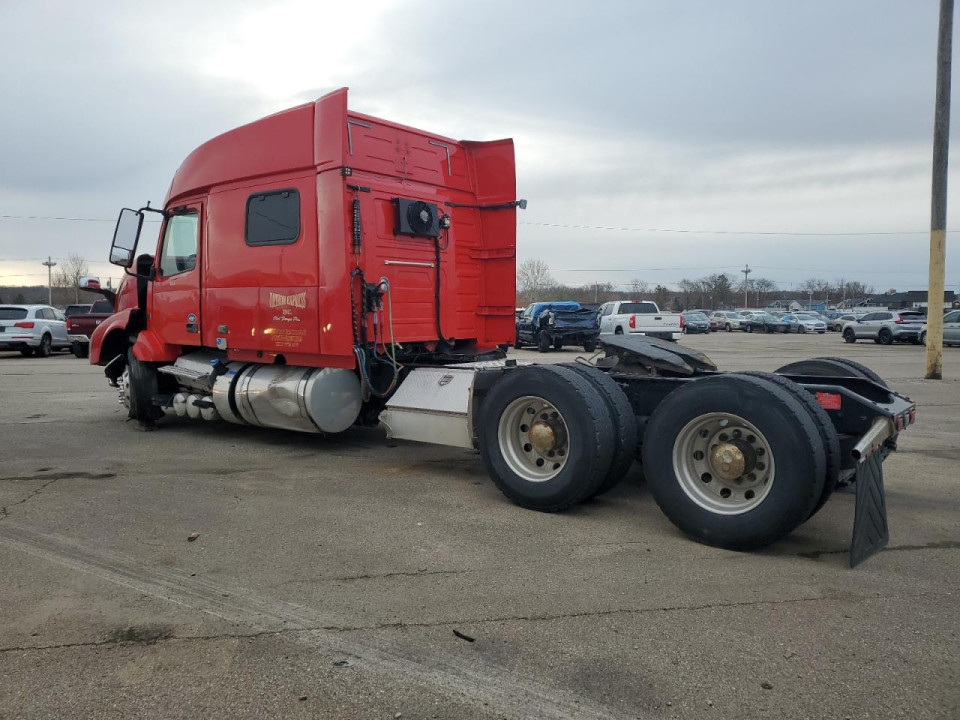 Volvo VNL SEMI TRUCK 2018 — Copart