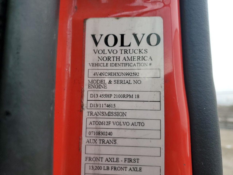 Volvo VNL SEMI TRUCK 2018 — Copart