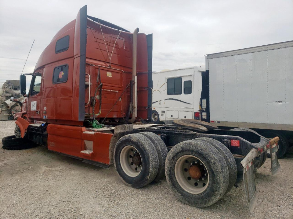 Volvo VNL SEMI TRUCK 2017 — Copart