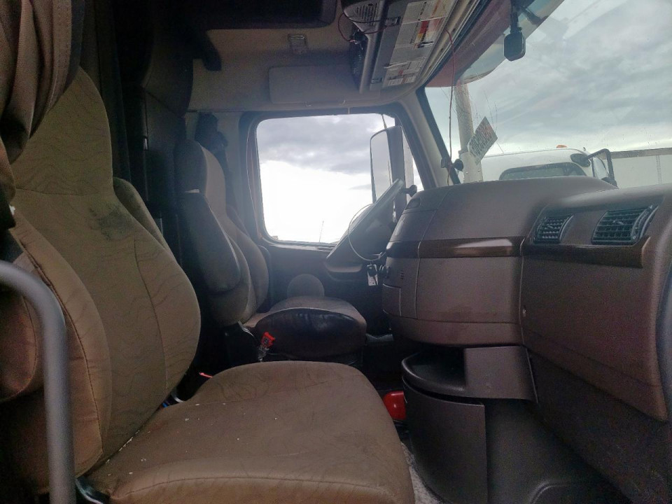 Volvo VNL SEMI TRUCK 2017 — Copart