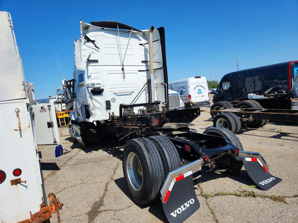 Volvo VNL SEMI TRUCK 2022 — Copart