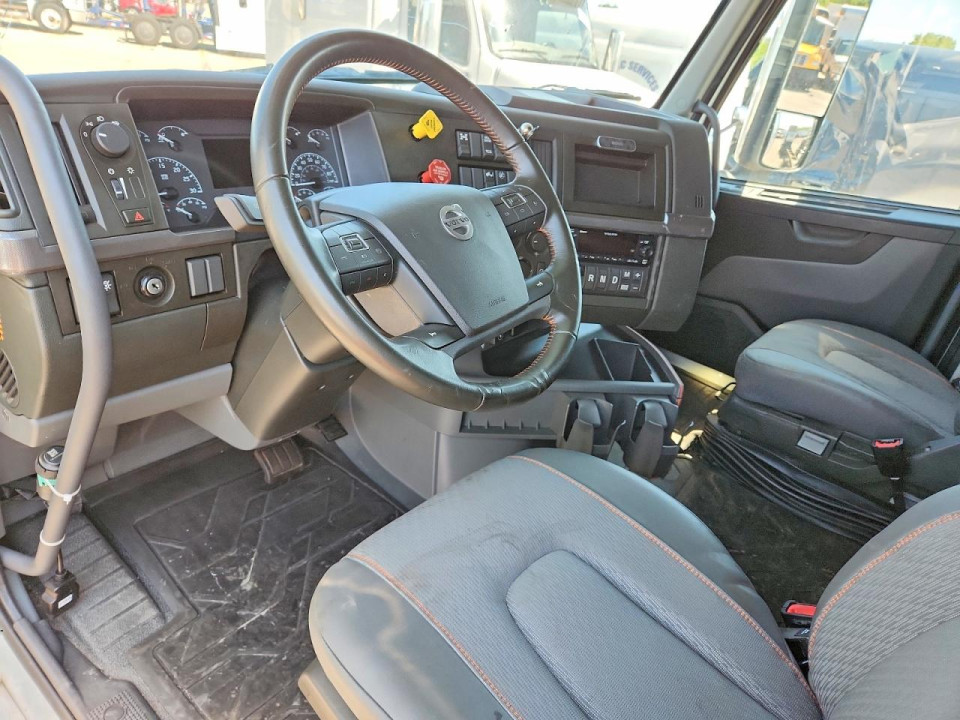 Volvo VNL SEMI TRUCK 2022 — Copart