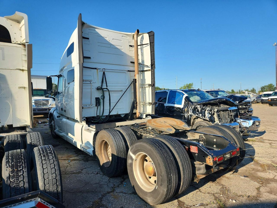 Volvo VNL SEMI TRUCK 2019 — Copart