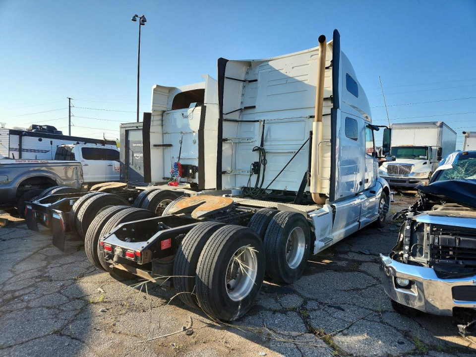 Volvo VNL SEMI TRUCK 2019 — Copart