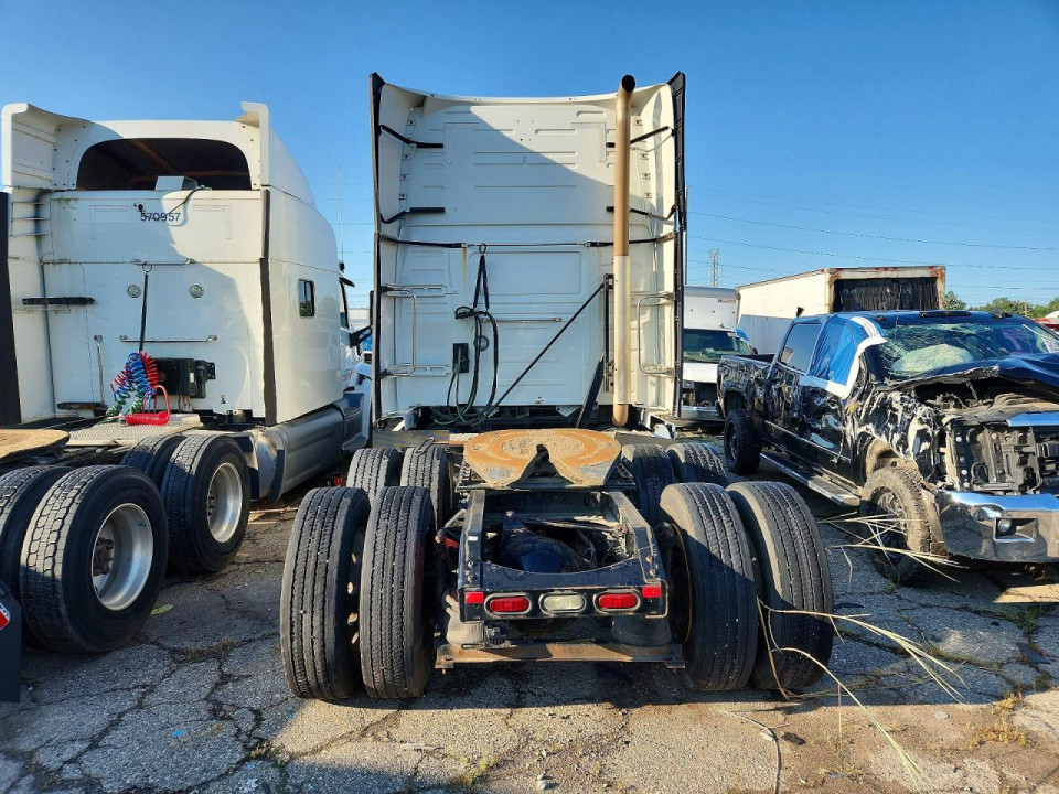 Volvo VNL SEMI TRUCK 2019 — Copart