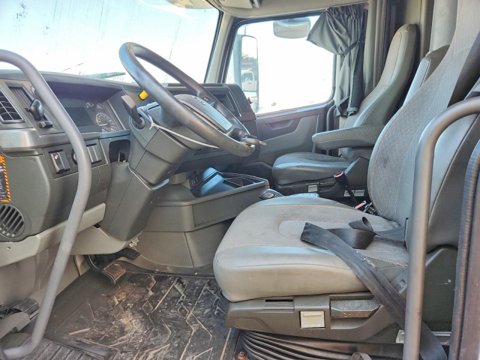 Volvo VNL SEMI TRUCK 2019 — Copart