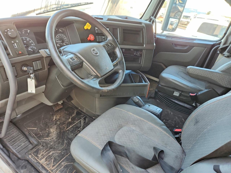 Volvo VNL SEMI TRUCK 2019 — Copart