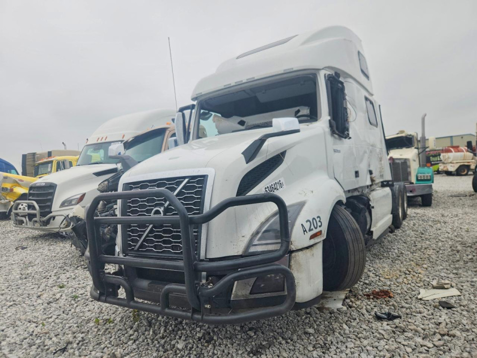 Volvo VNL SEMI TRUCK 2025 — Copart