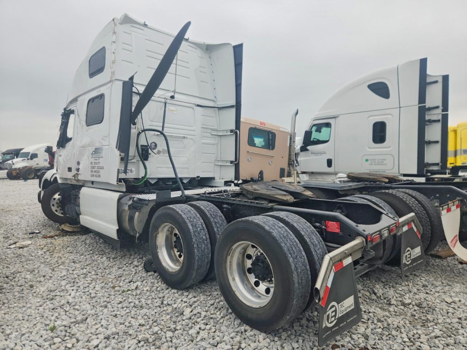 Volvo VNL SEMI TRUCK 2025 — Copart