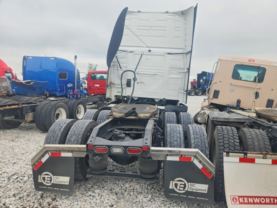 Volvo VNL SEMI TRUCK 2025 — Copart