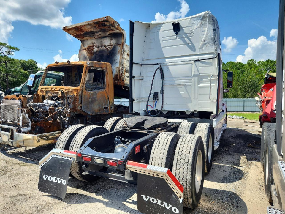 Volvo VNL SEMI TRUCK 2020 — Copart