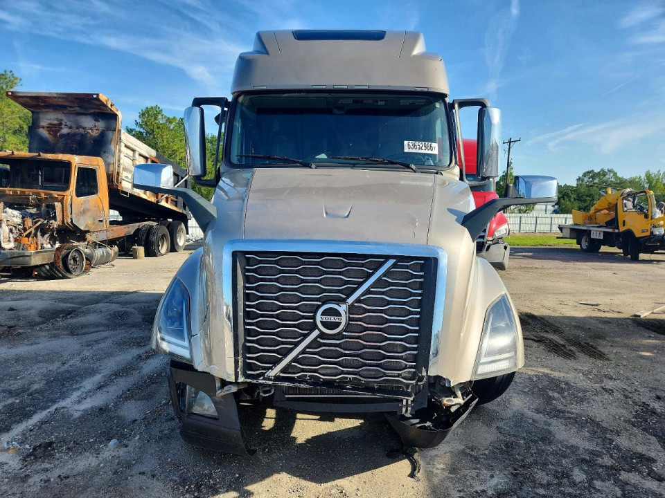 Volvo VNL SEMI TRUCK 2024 — Copart