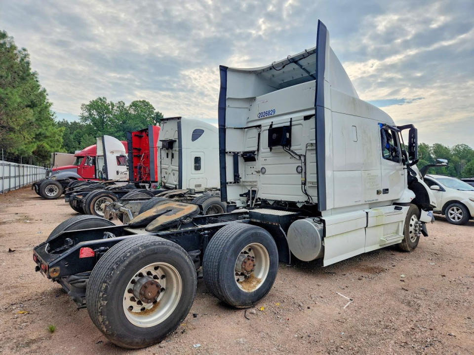 Volvo VNR 2021 — Copart