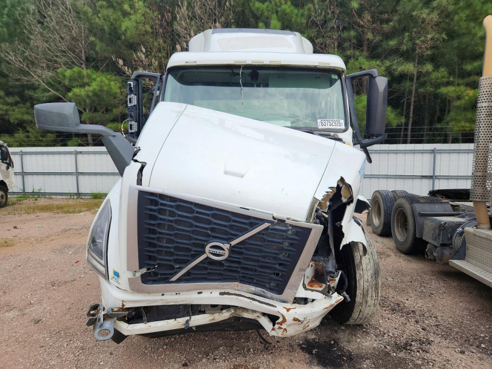 Volvo VNR 2021 — Copart
